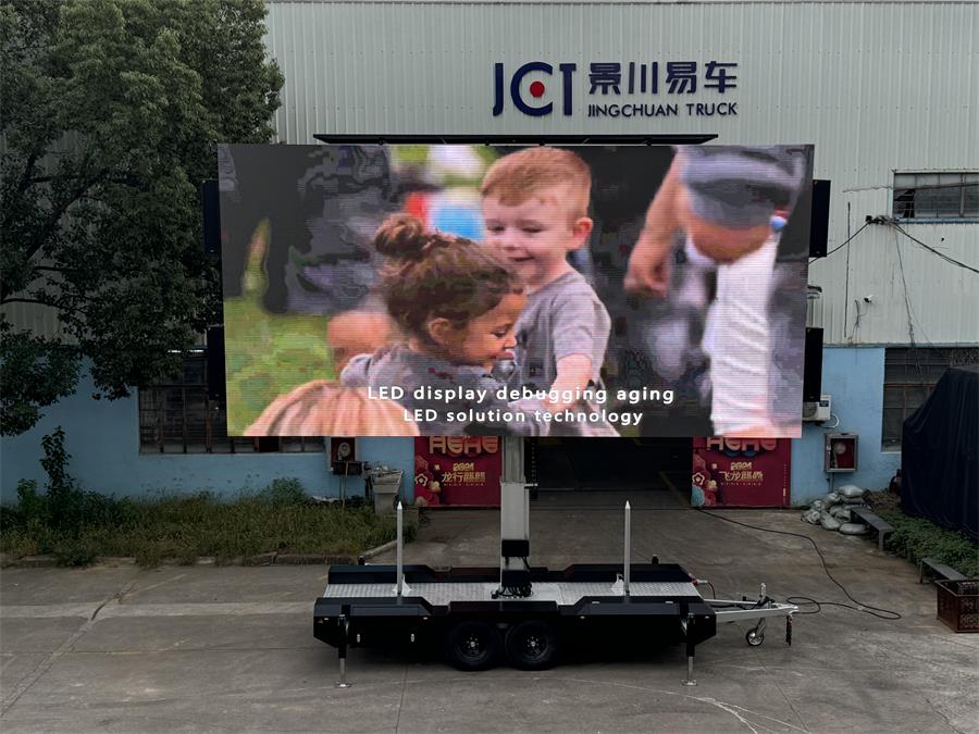 Mobile LED trailer-2